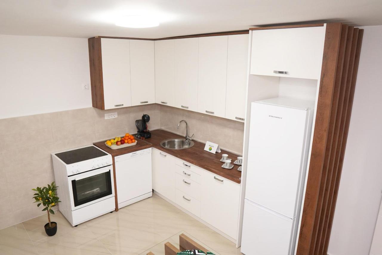 Apartments Manitovac M Nikšić Eksteriør bilde