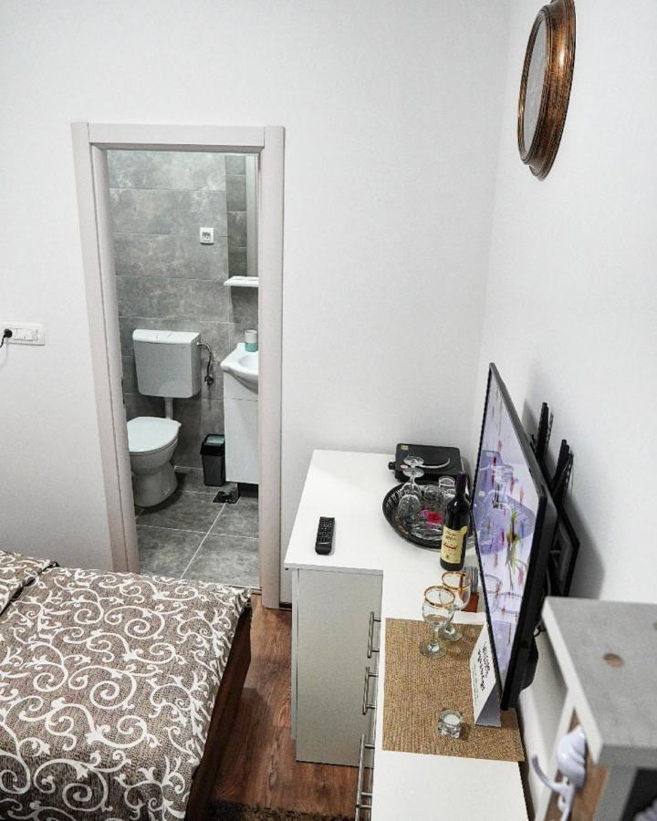 Apartments Manitovac M Nikšić Eksteriør bilde